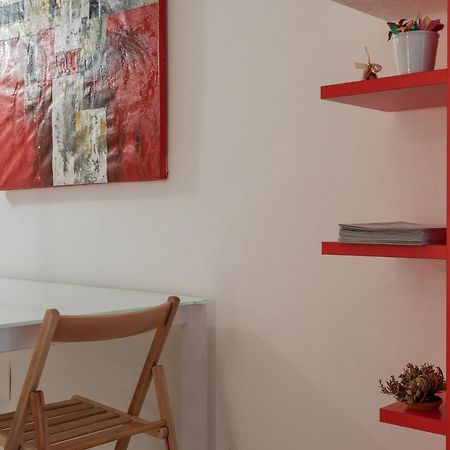 Red Studio Near Porta Nuova By Wonderful Italy Турин Екстер'єр фото