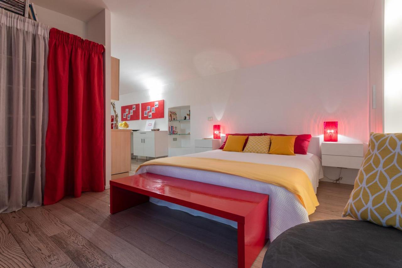Red Studio Near Porta Nuova By Wonderful Italy Турин Екстер'єр фото