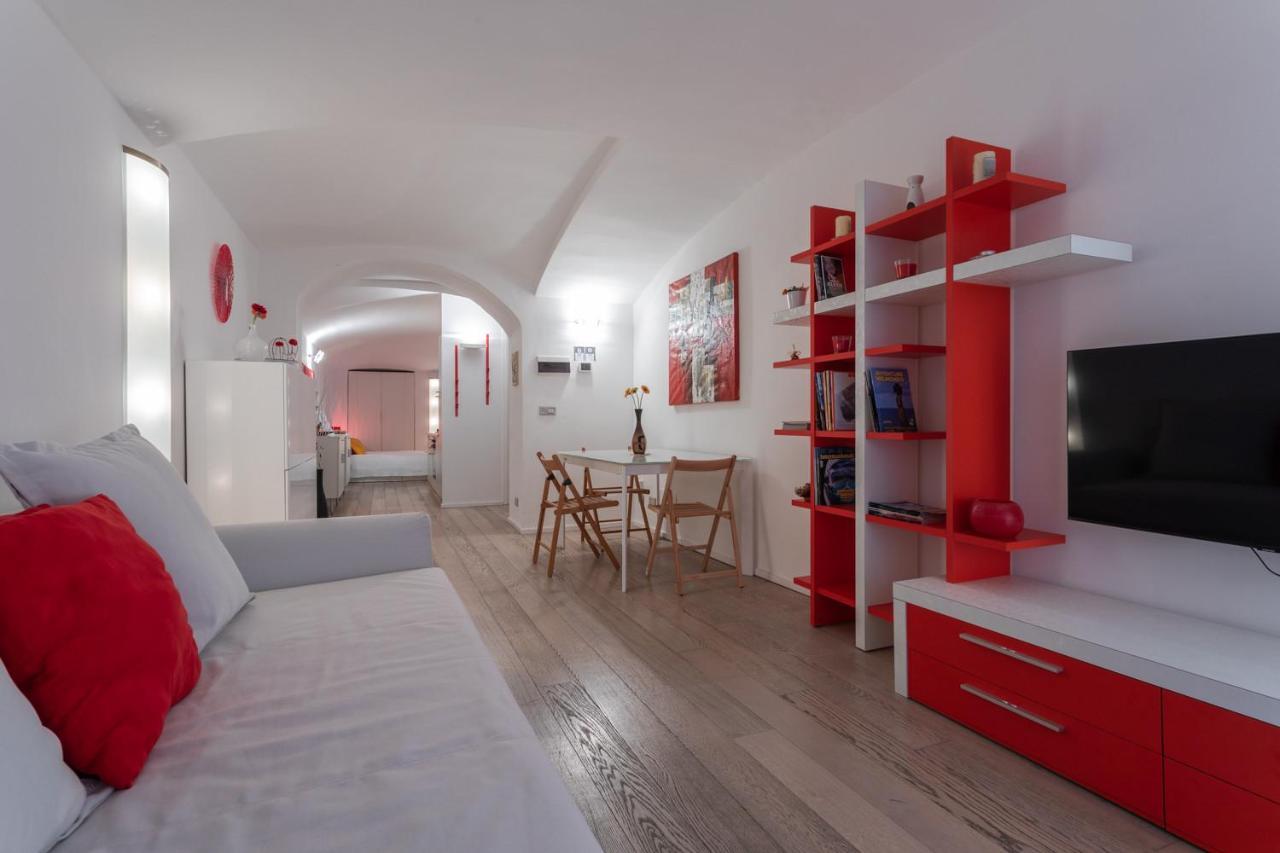 Red Studio Near Porta Nuova By Wonderful Italy Турин Екстер'єр фото