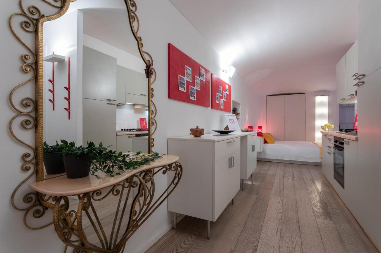 Red Studio Near Porta Nuova By Wonderful Italy Турин Екстер'єр фото