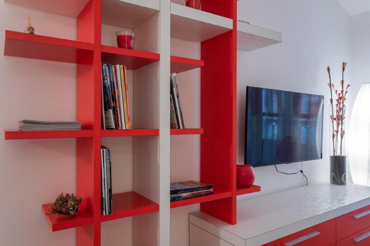 Red Studio Near Porta Nuova By Wonderful Italy Турин Екстер'єр фото